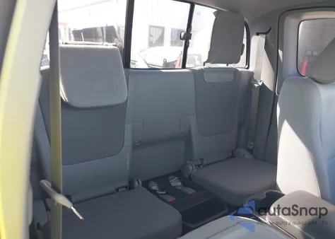 2015 Toyota Tacoma Base V6 z USA, uszkodzony, nr VIN 5TFUU4EN0FX136369